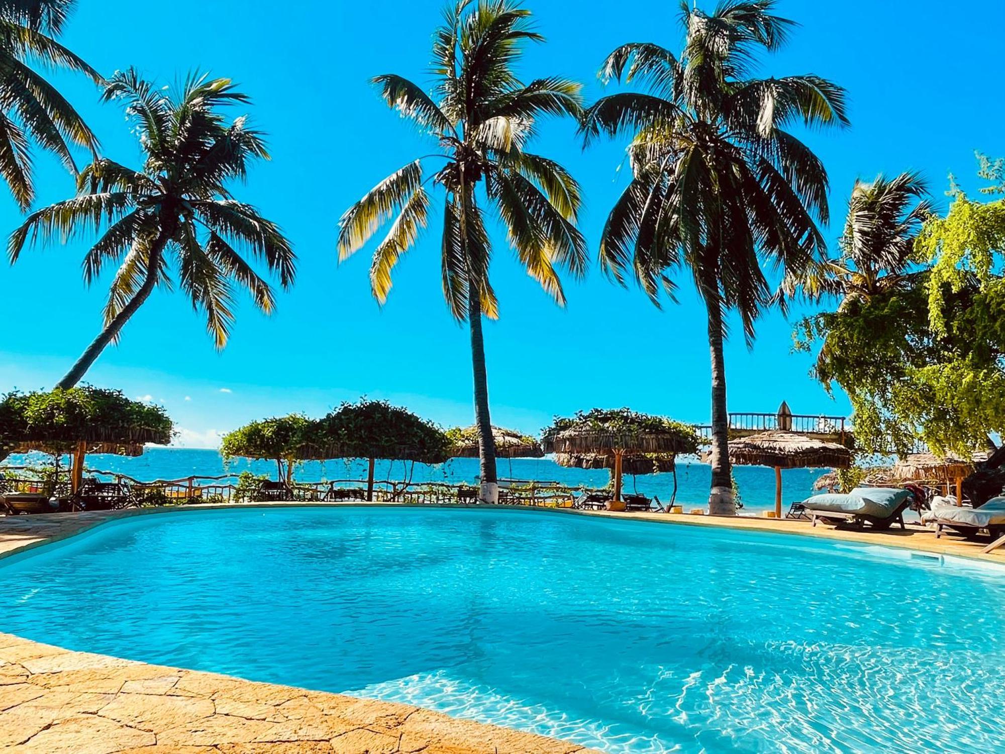Vovo Telo Lodge Toliara Luaran gambar