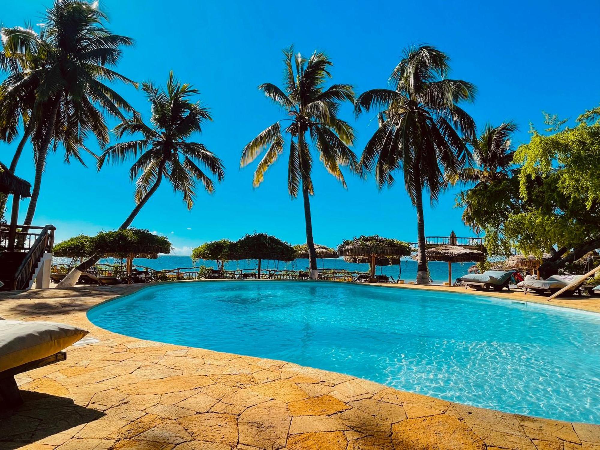 Vovo Telo Lodge Toliara Luaran gambar