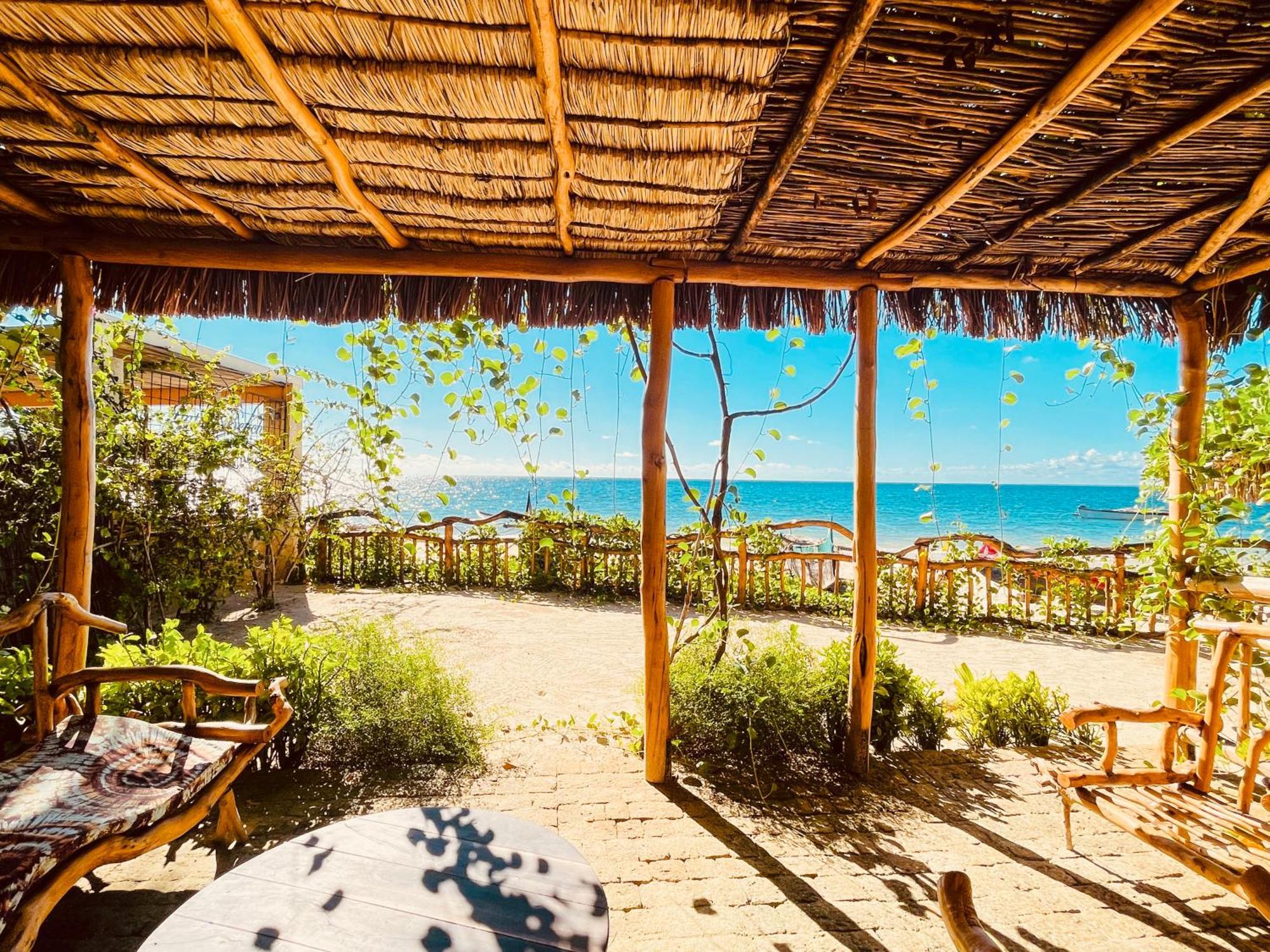Vovo Telo Lodge Toliara Luaran gambar