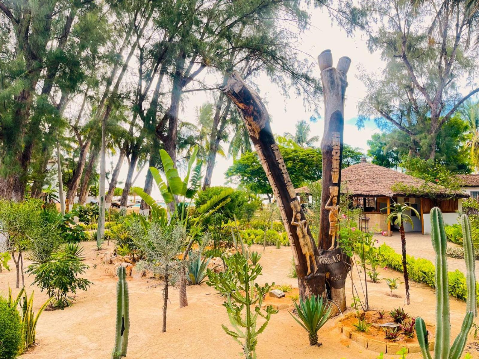 Vovo Telo Lodge Toliara Luaran gambar