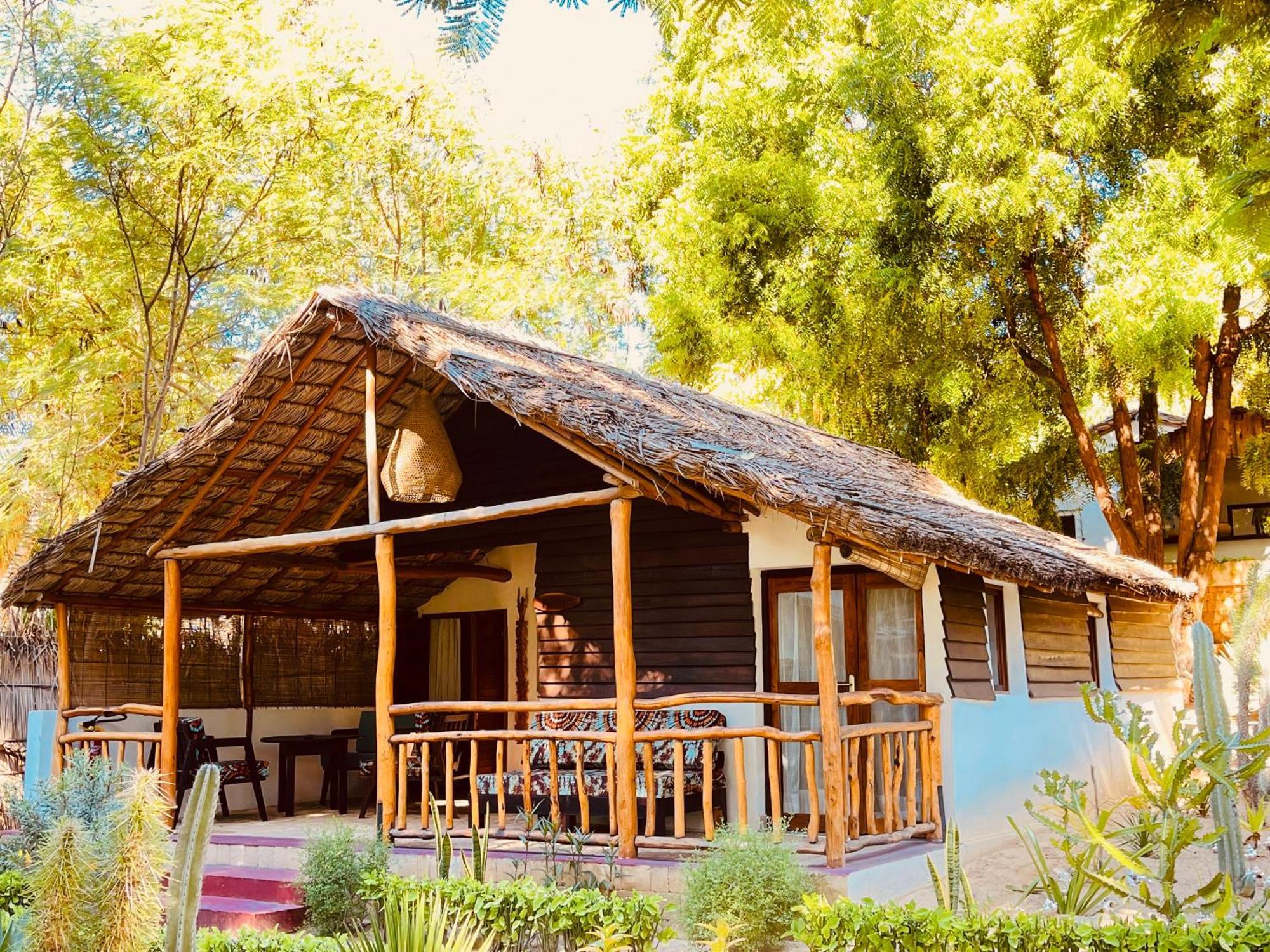 Vovo Telo Lodge Toliara Luaran gambar