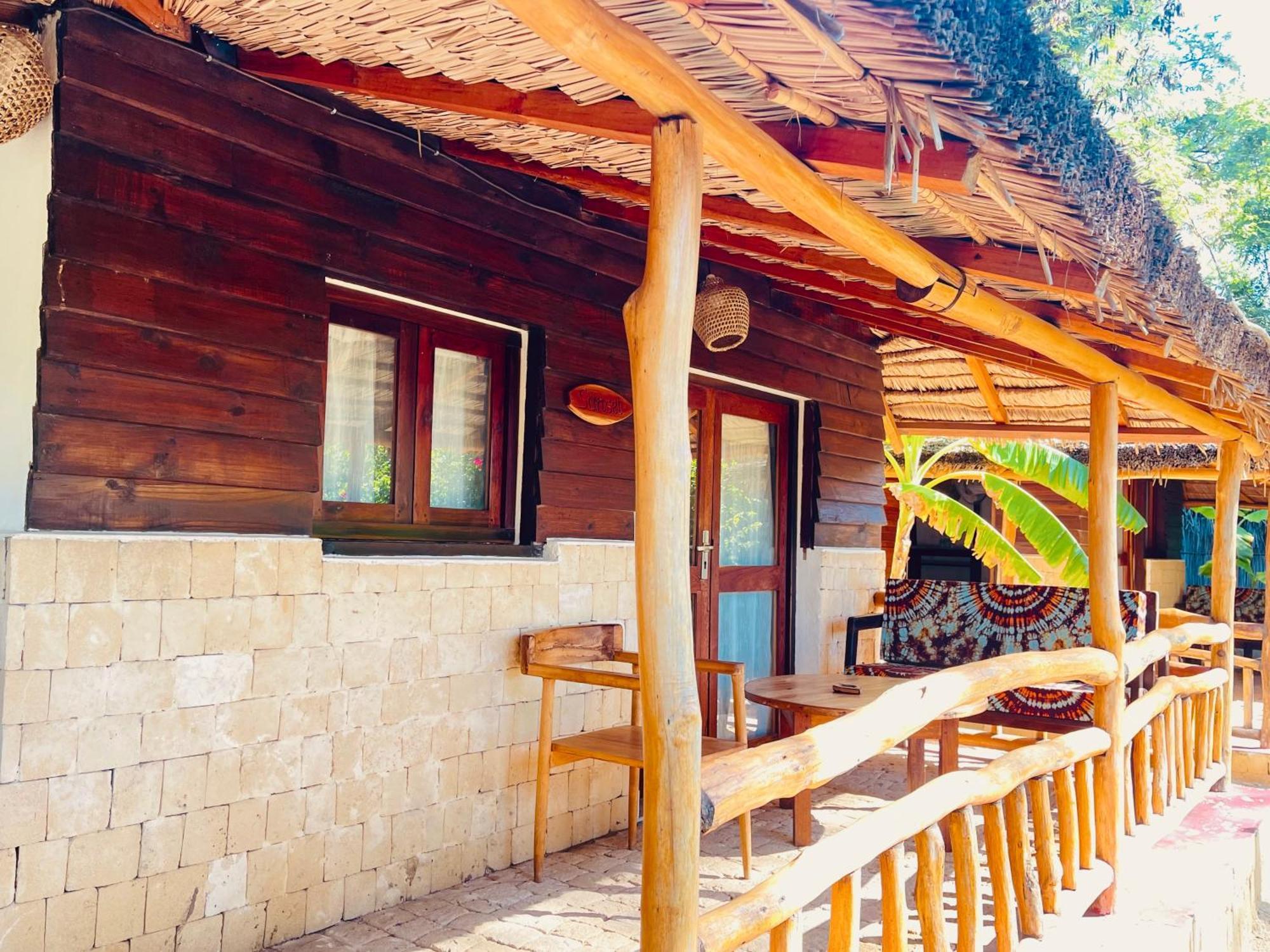 Vovo Telo Lodge Toliara Luaran gambar