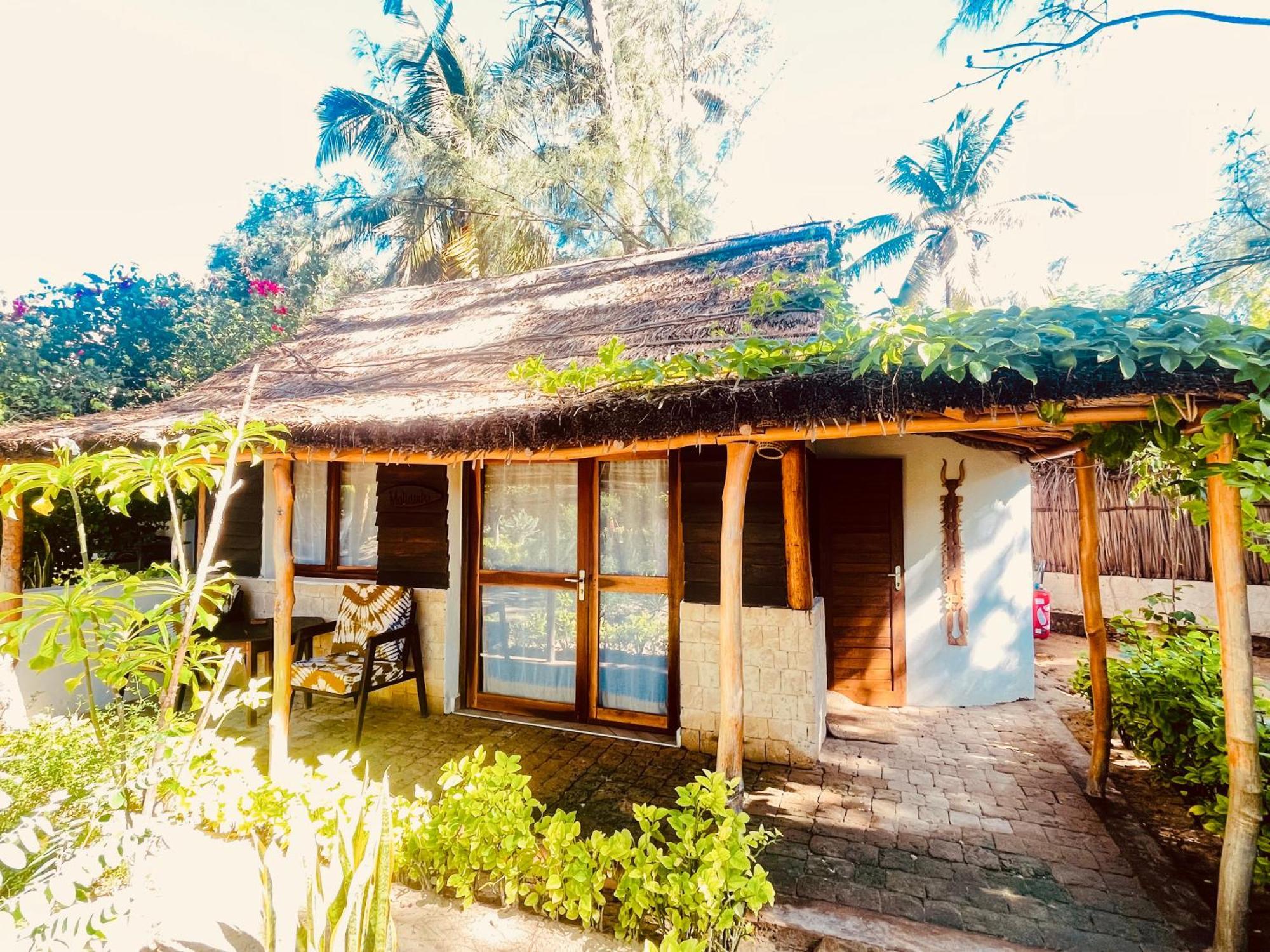 Vovo Telo Lodge Toliara Luaran gambar