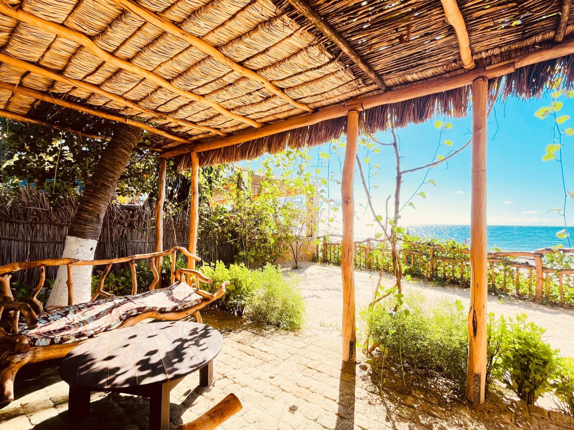 Vovo Telo Lodge Toliara Luaran gambar