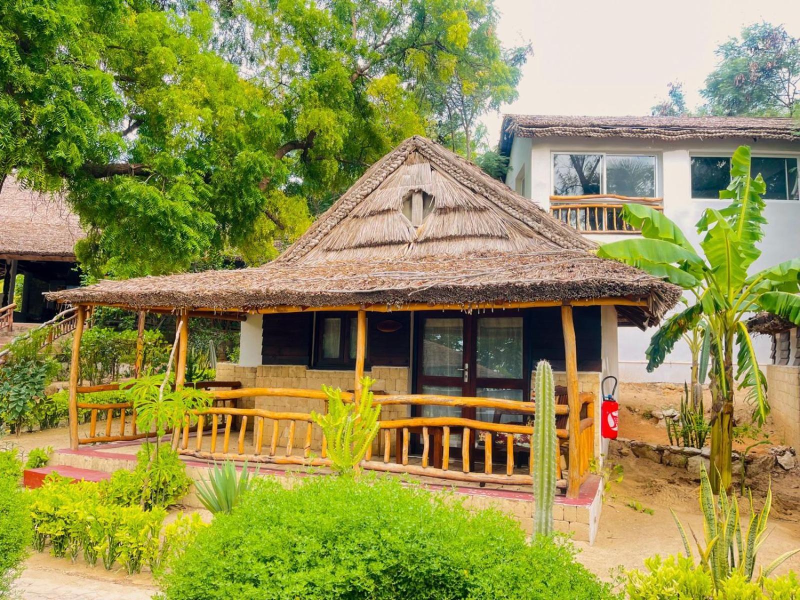 Vovo Telo Lodge Toliara Luaran gambar