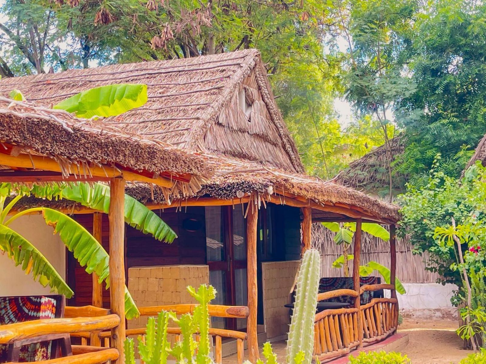 Vovo Telo Lodge Toliara Luaran gambar